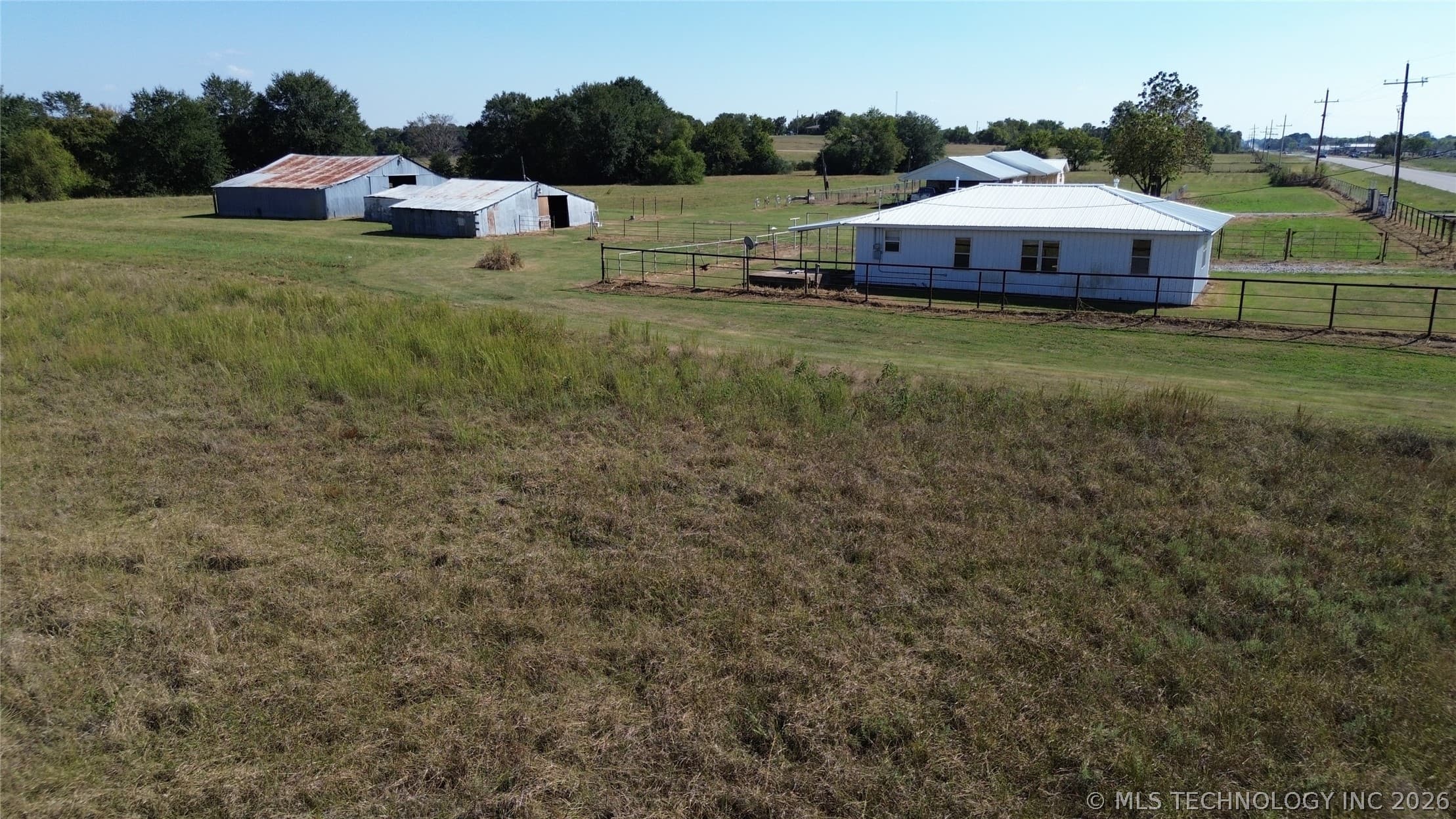 17244 Lake Highway, photo 1 of 9
