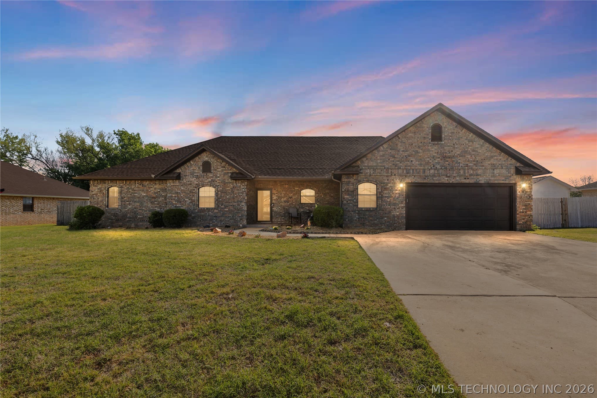 1614 Southern Hills Drive, photo 1 of 50
