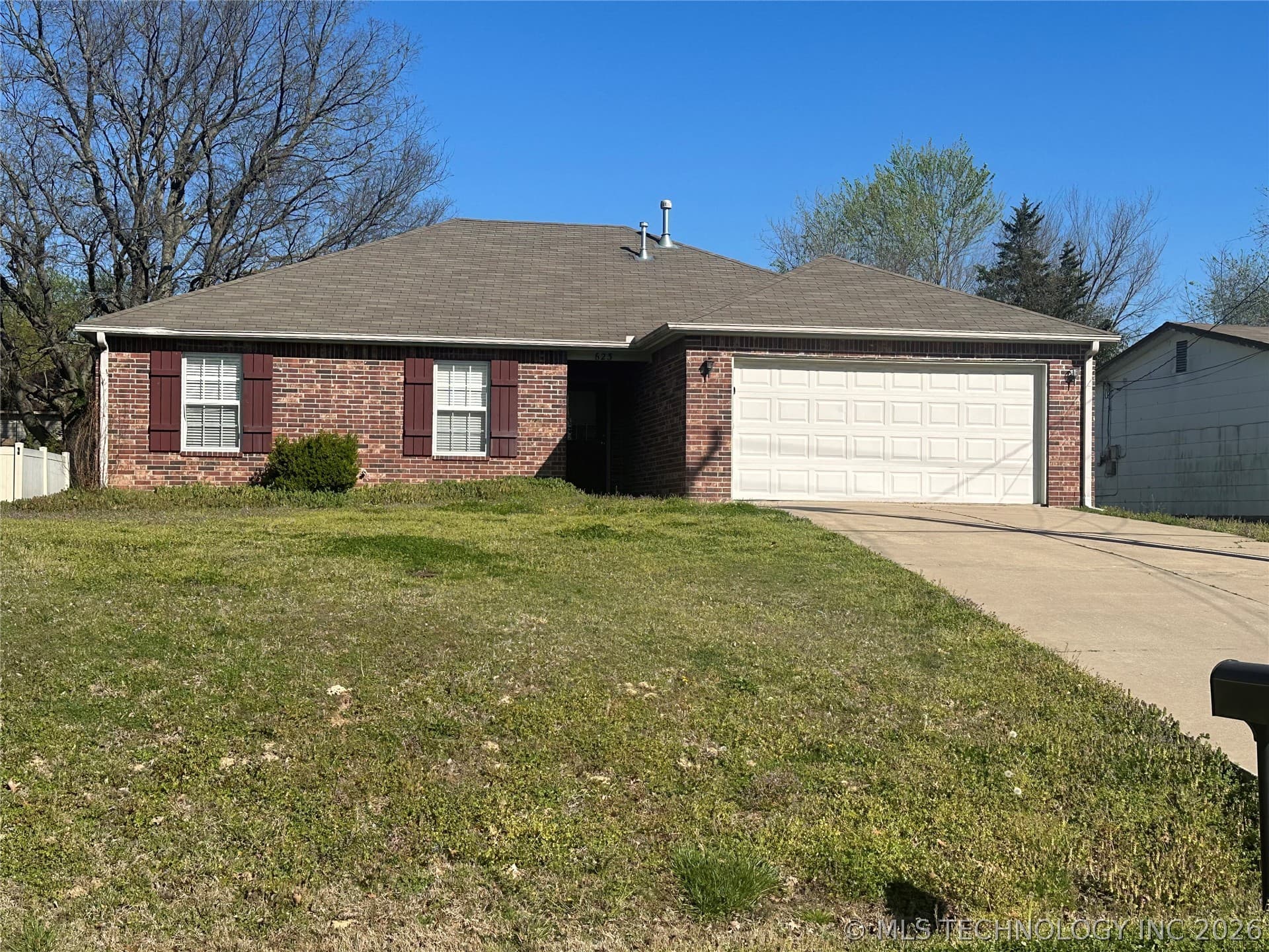 623 N Division Street, photo 1 of 23