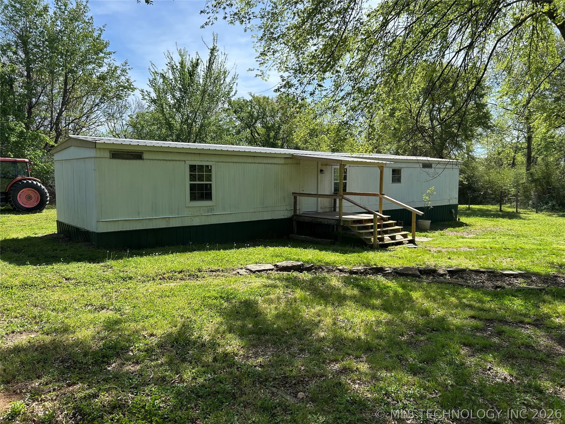 468180 E 1115 Road, photo 1 of 19