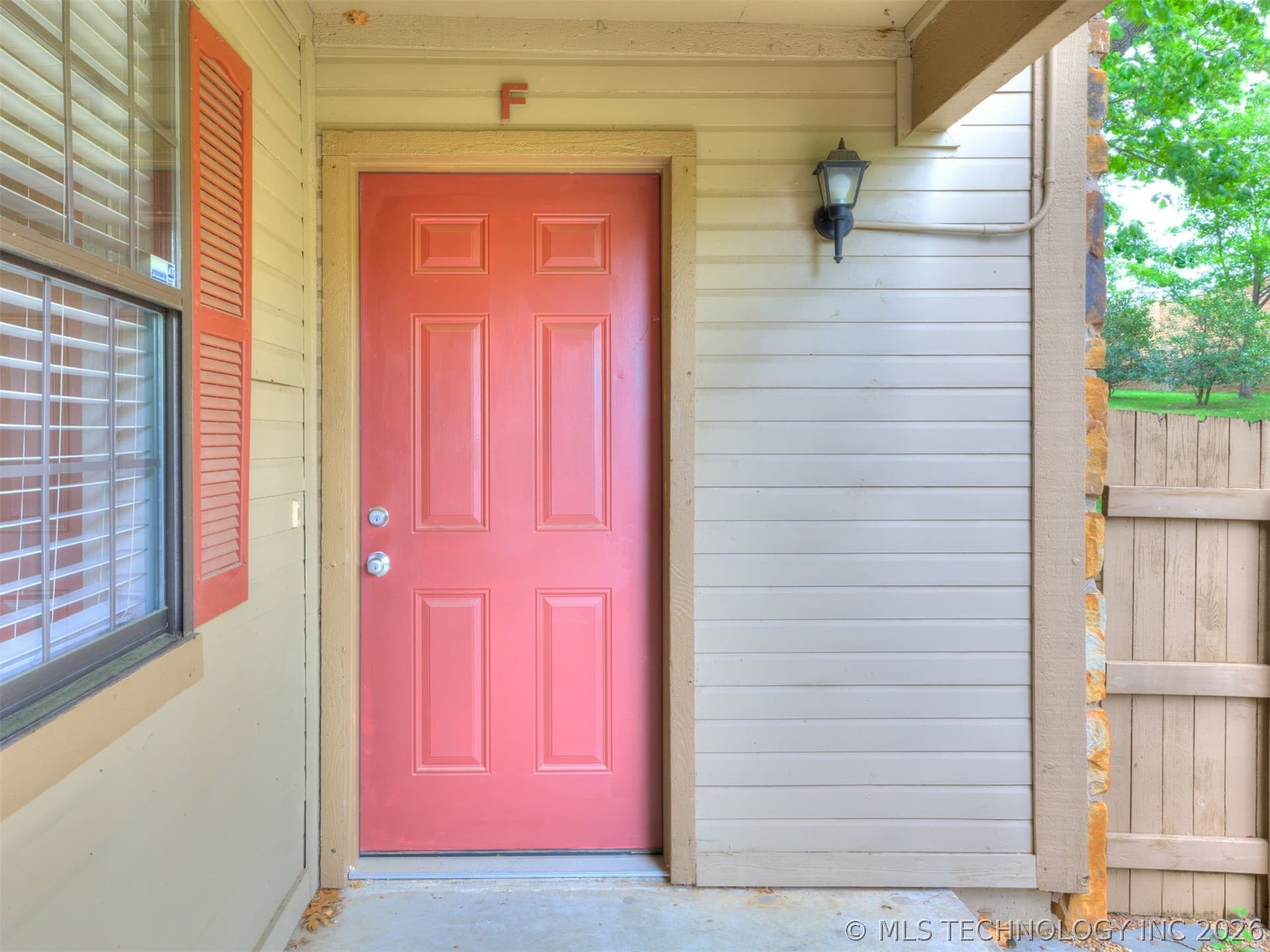 9107 S Urbana Avenue 5-F — photo 1 of 27
