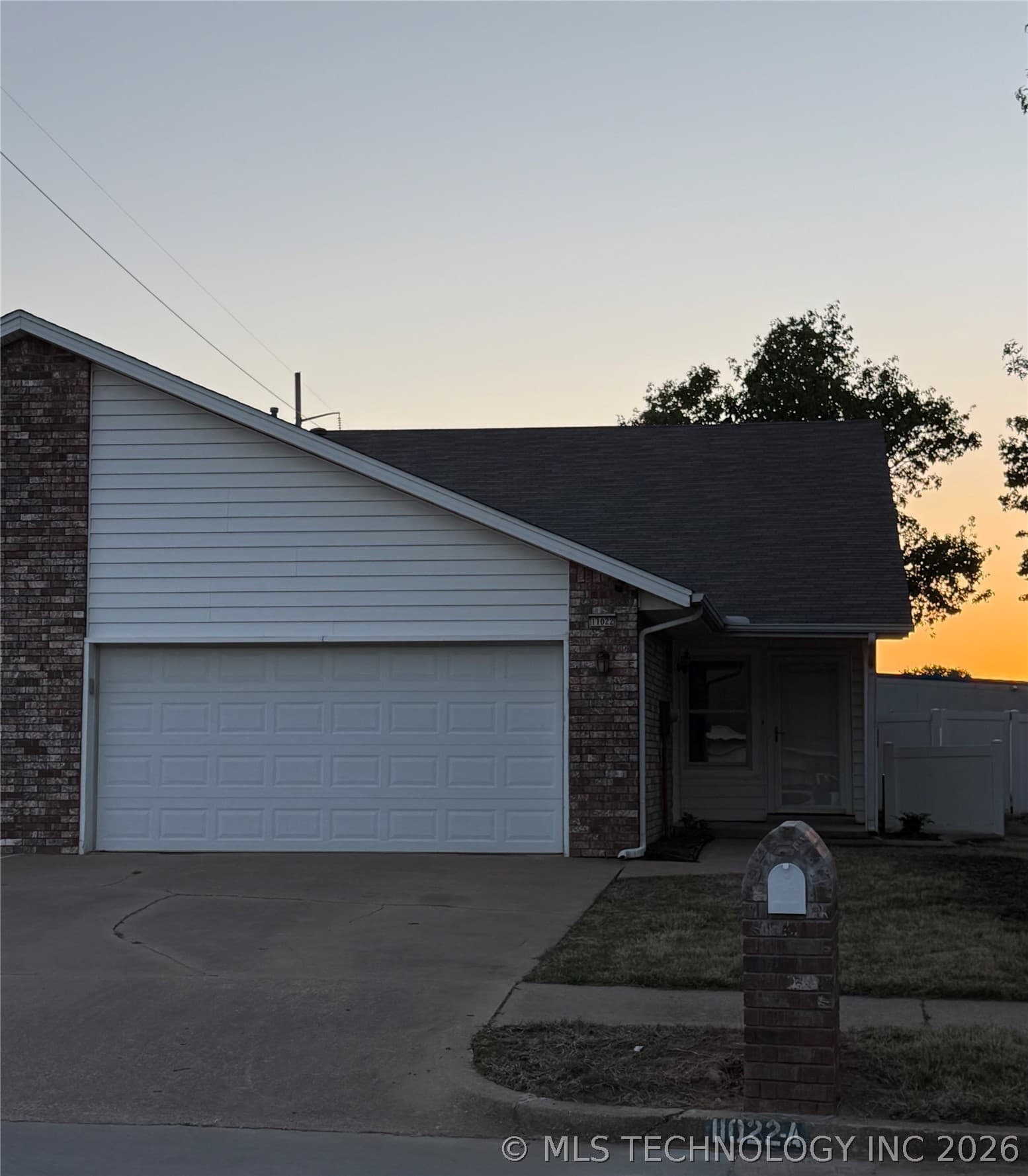 11022 S 85th East Avenue, photo 1 of 12
