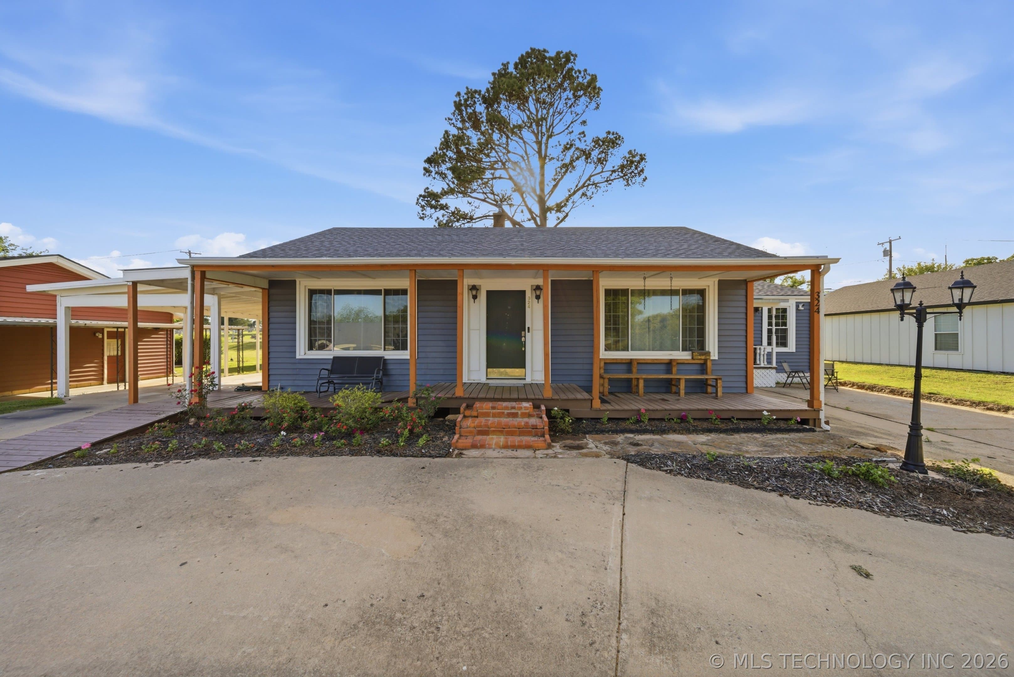 324 S Roland Street, photo 1 of 32