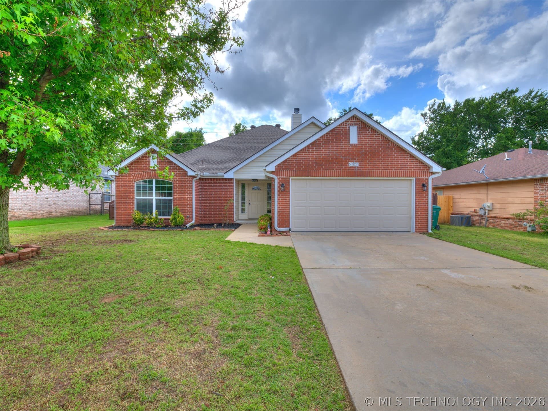 5324 S Redbud Place, photo 1 of 54