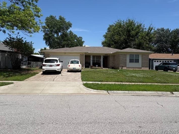 303 E 17th Street, photo 1 of 15