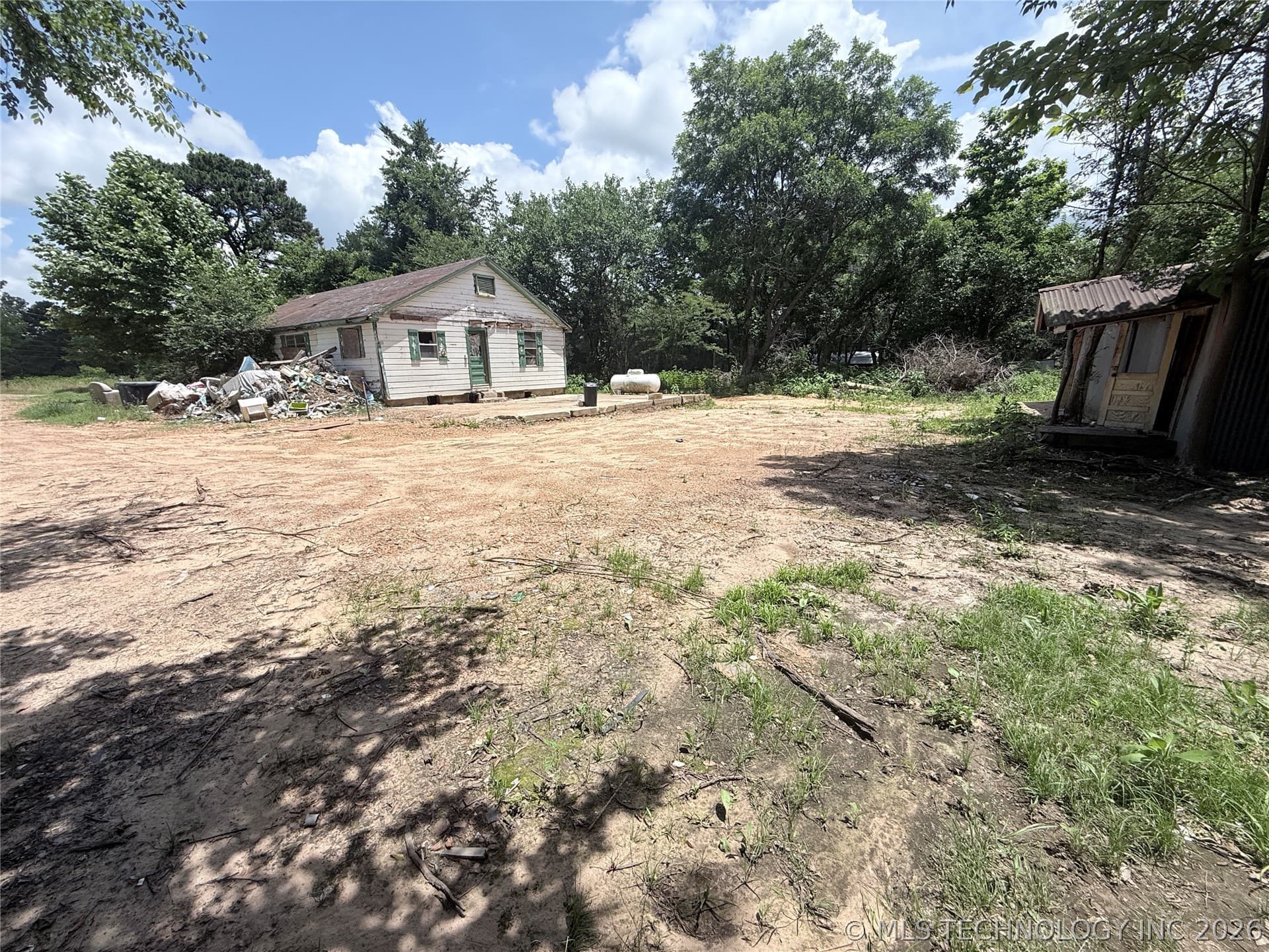 600 SE 8th Street, photo 1 of 7