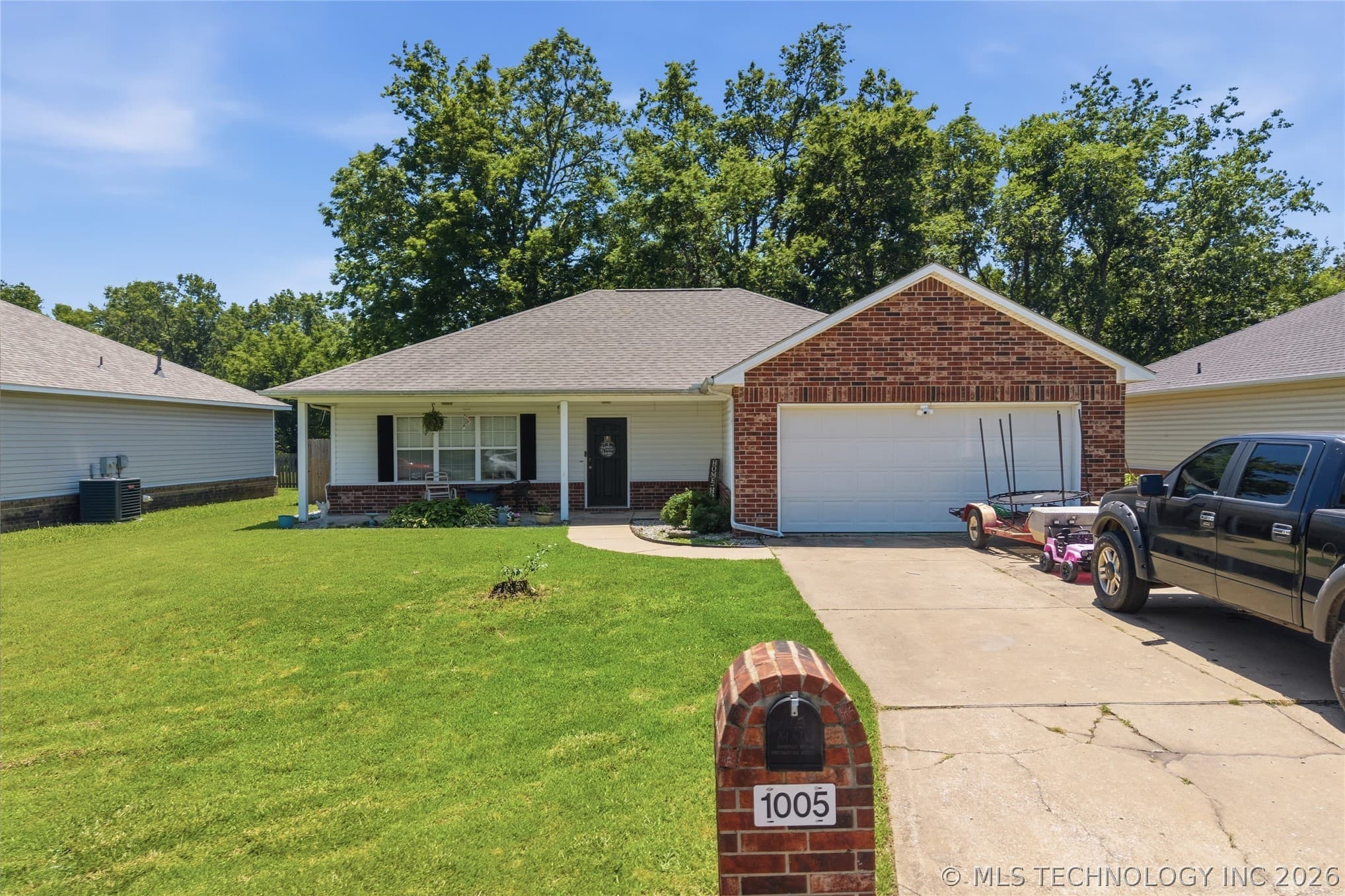 1005 W 21st Street, photo 1 of 31