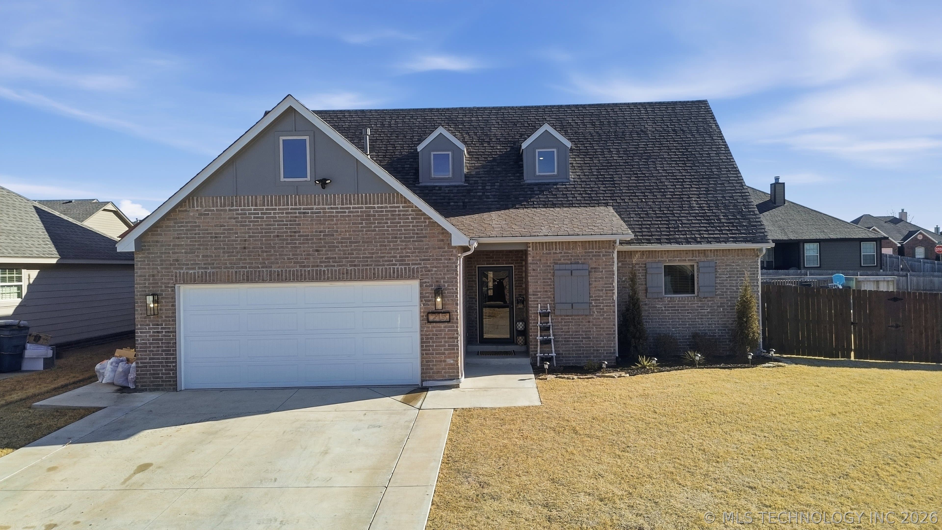 215 W 52nd Street, photo 1 of 32