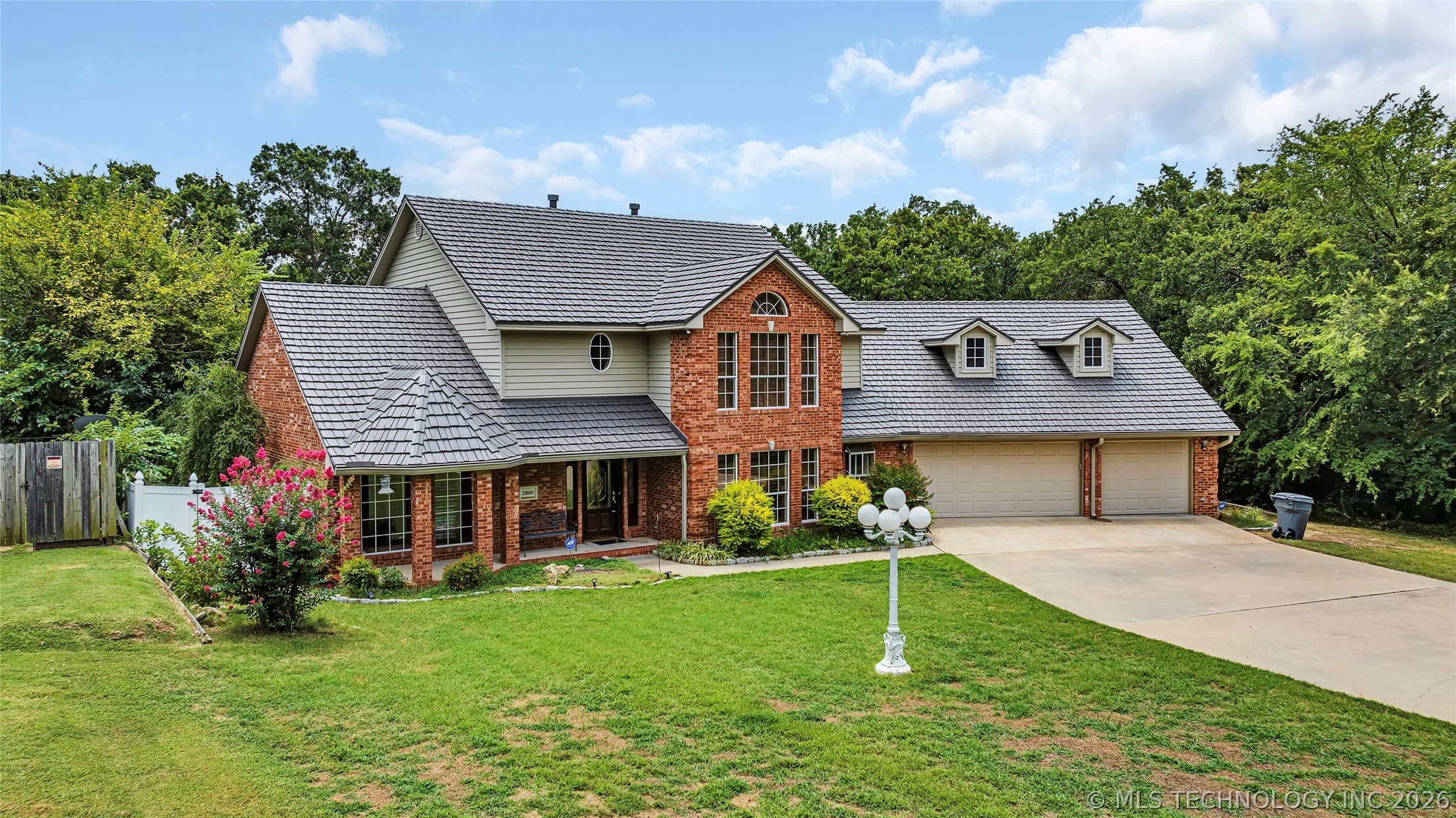 2800 Ridgeway, photo 1 of 56