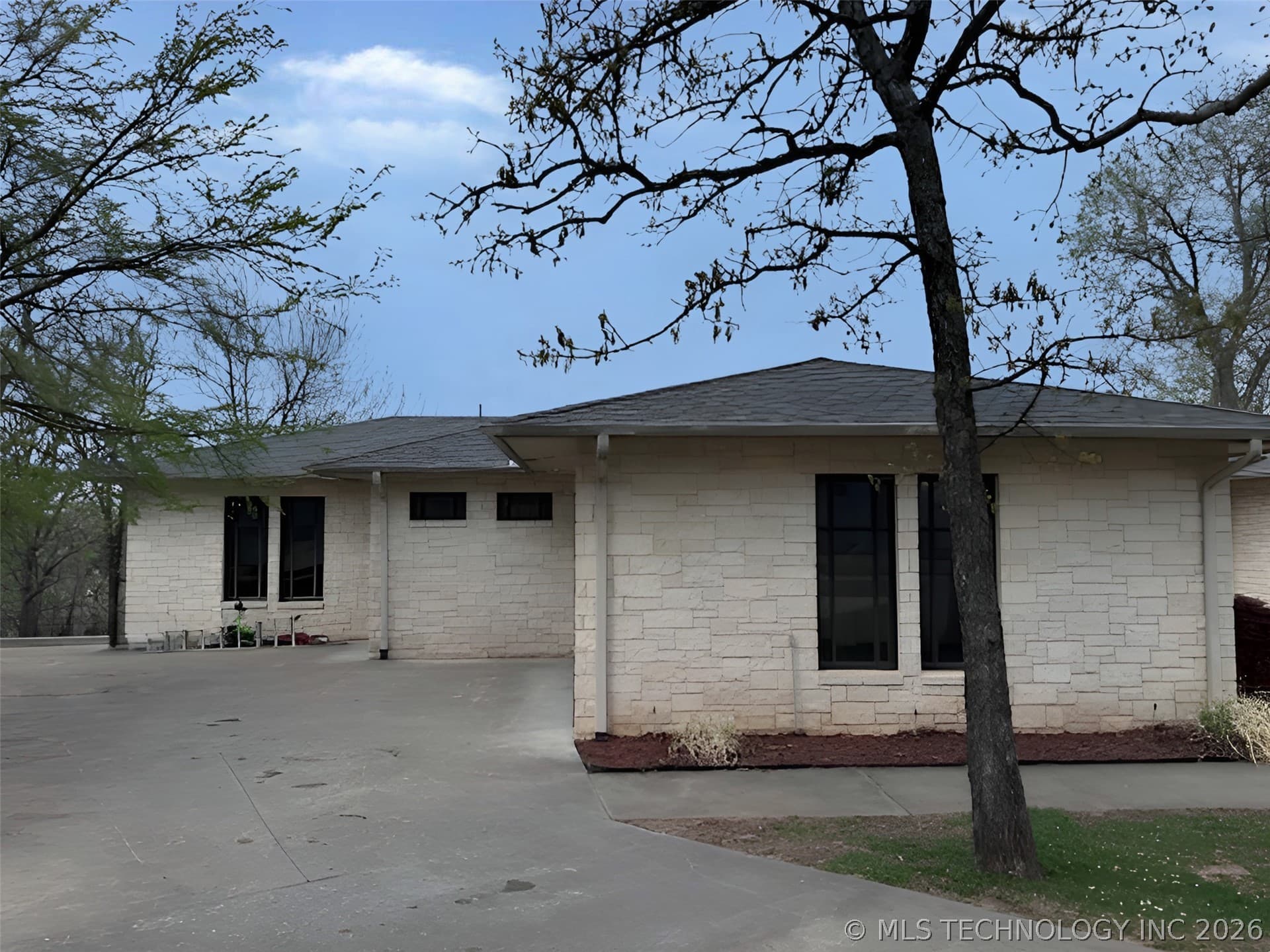 8307 S Allegheny Drive, photo 1 of 21