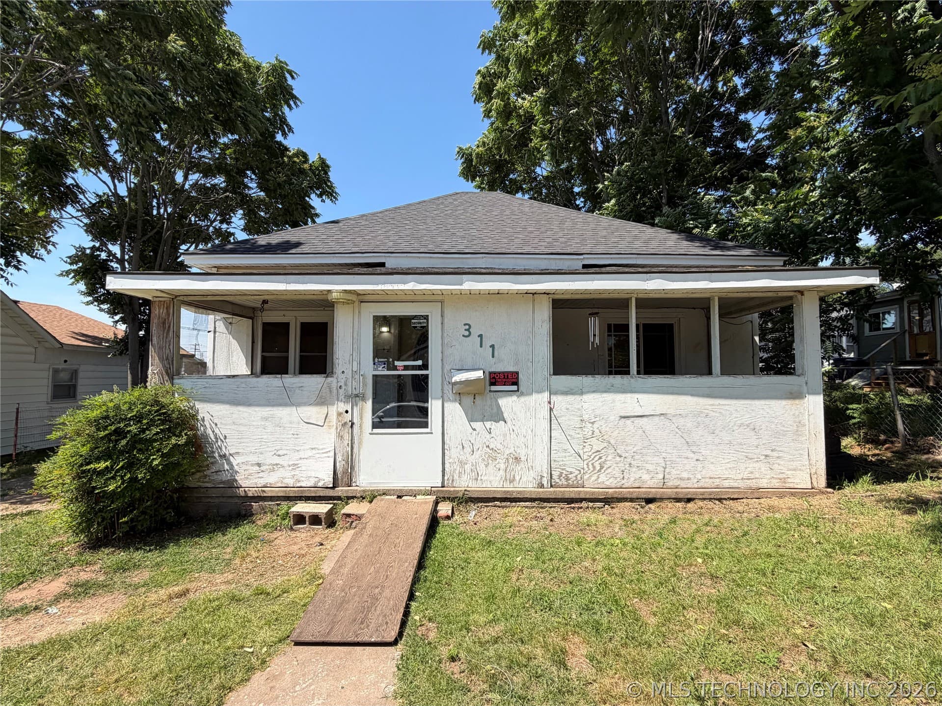 311 E 4th Avenue, photo 1 of 15