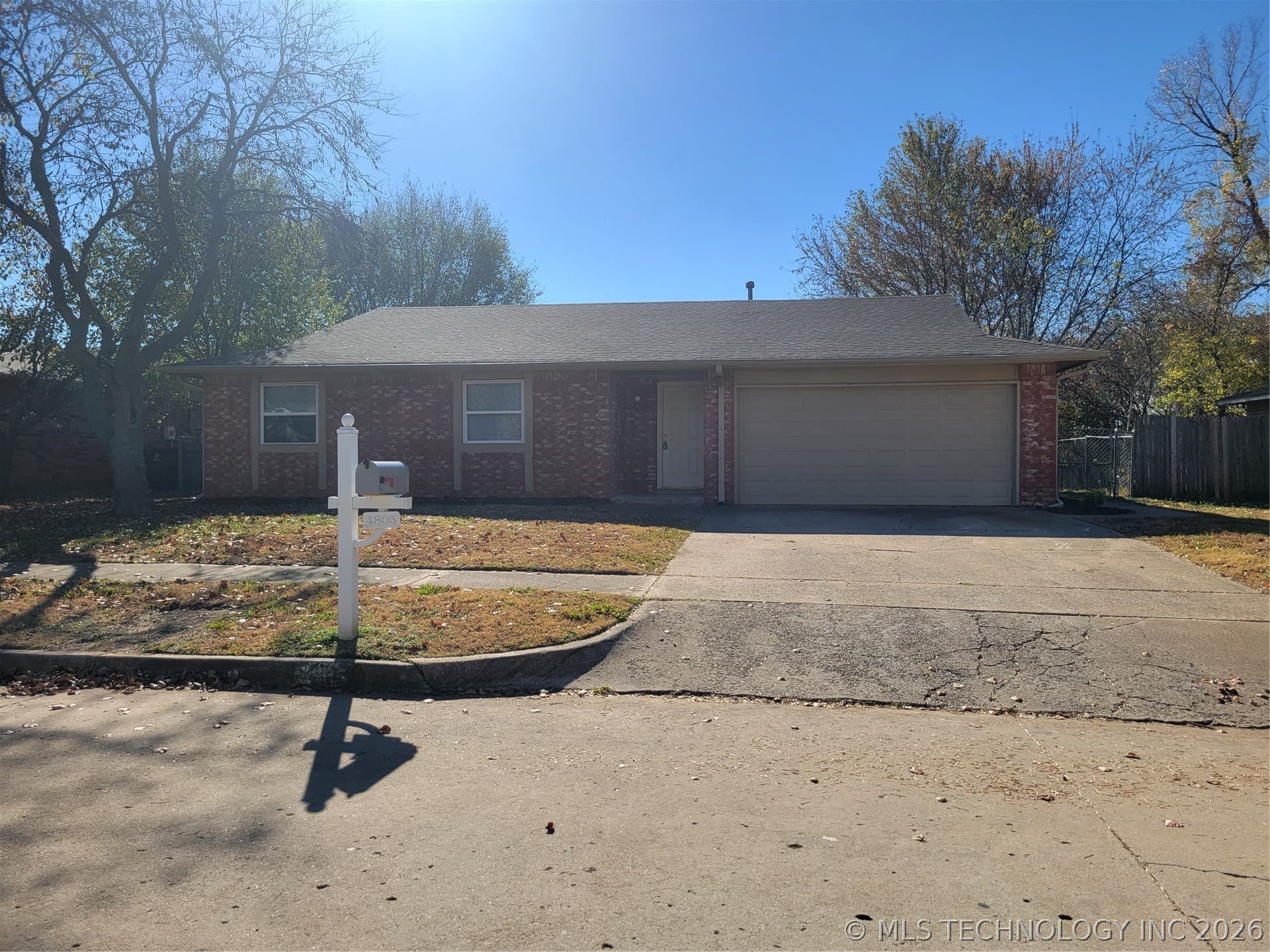 4805 W Charleston Street, photo 1 of 18