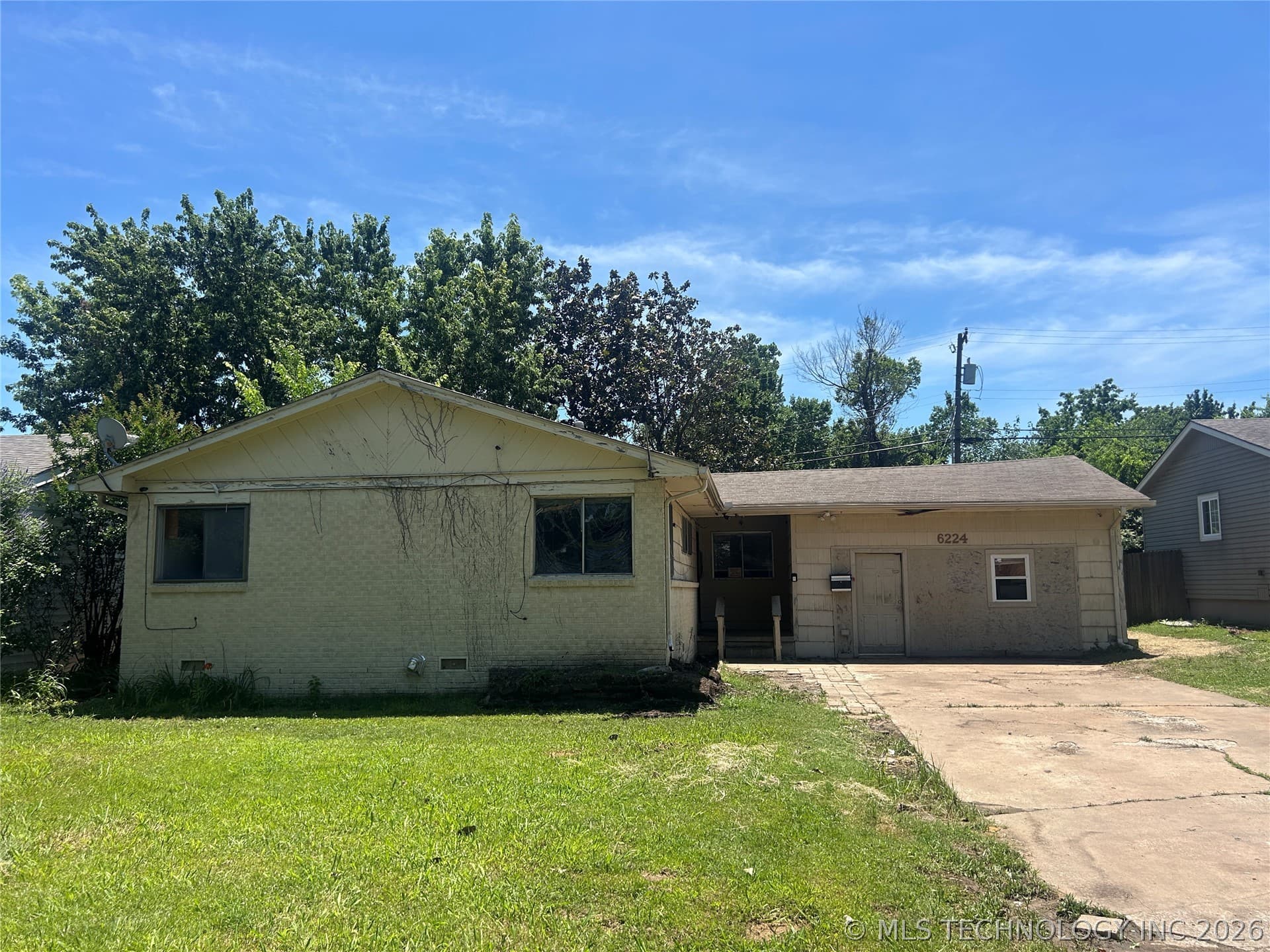 6224 E 28th Street, photo 1 of 20