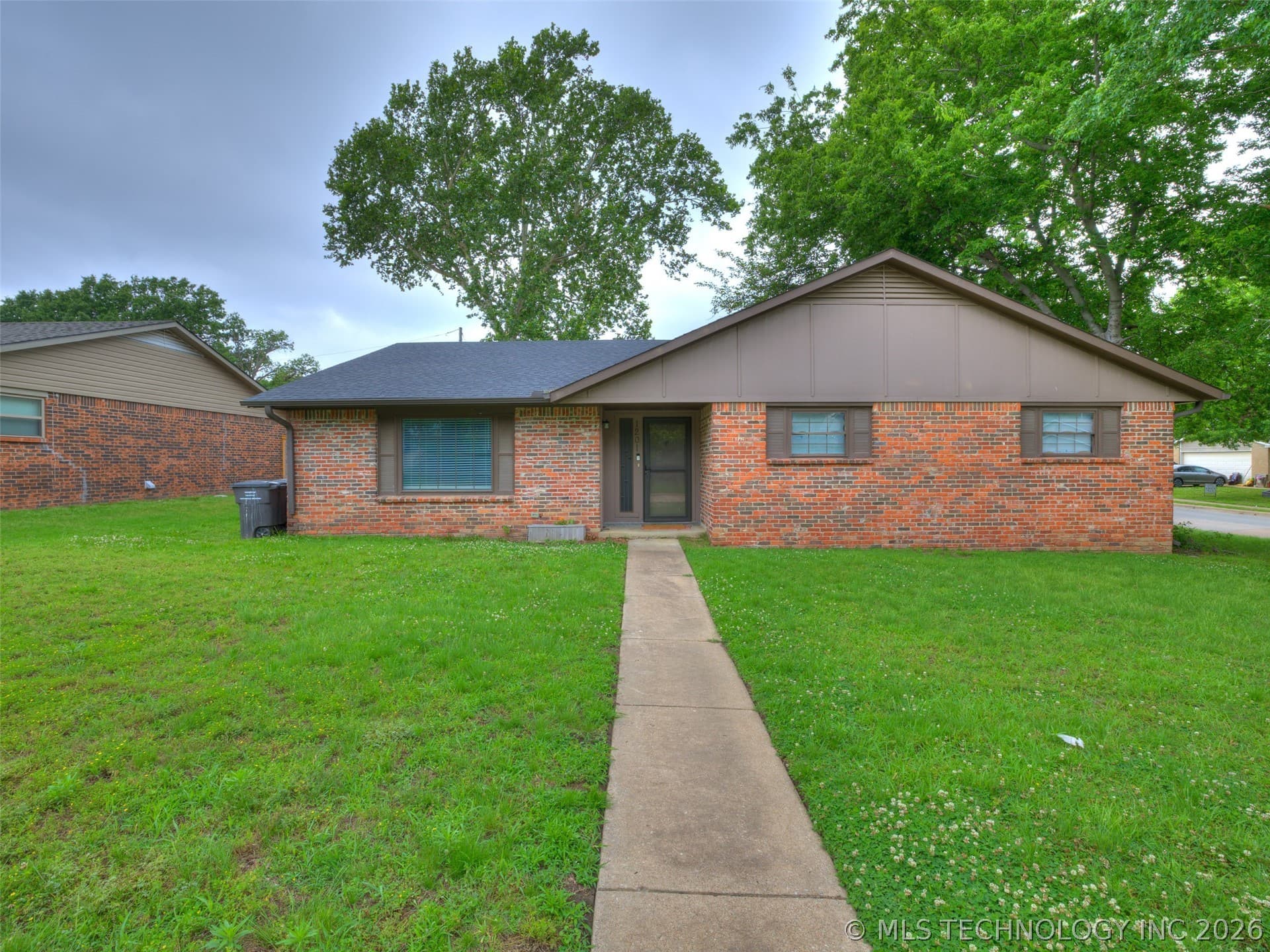 1201 Guinn Lane, photo 1 of 51
