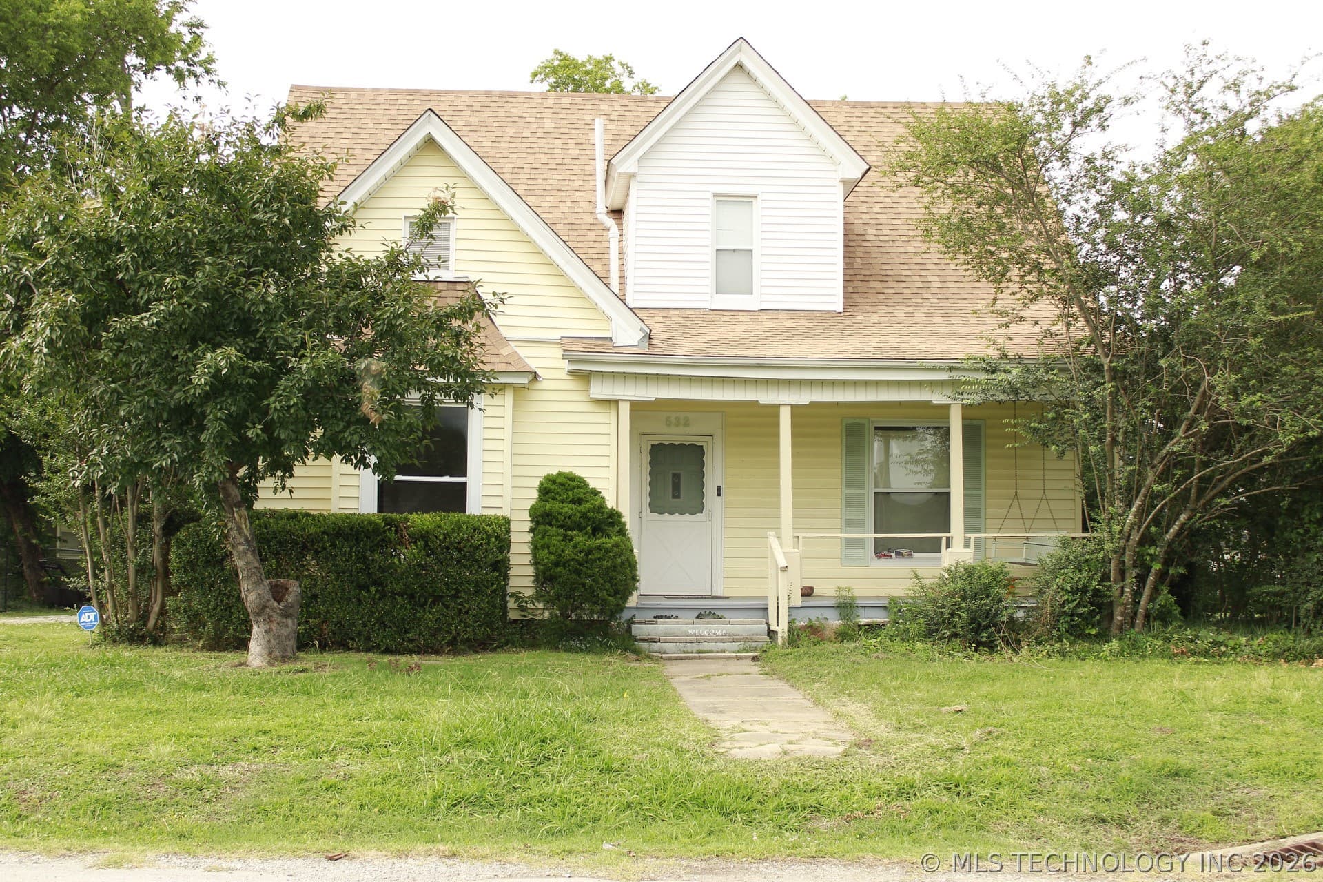 532 E 5th Street — photo 1 of 13