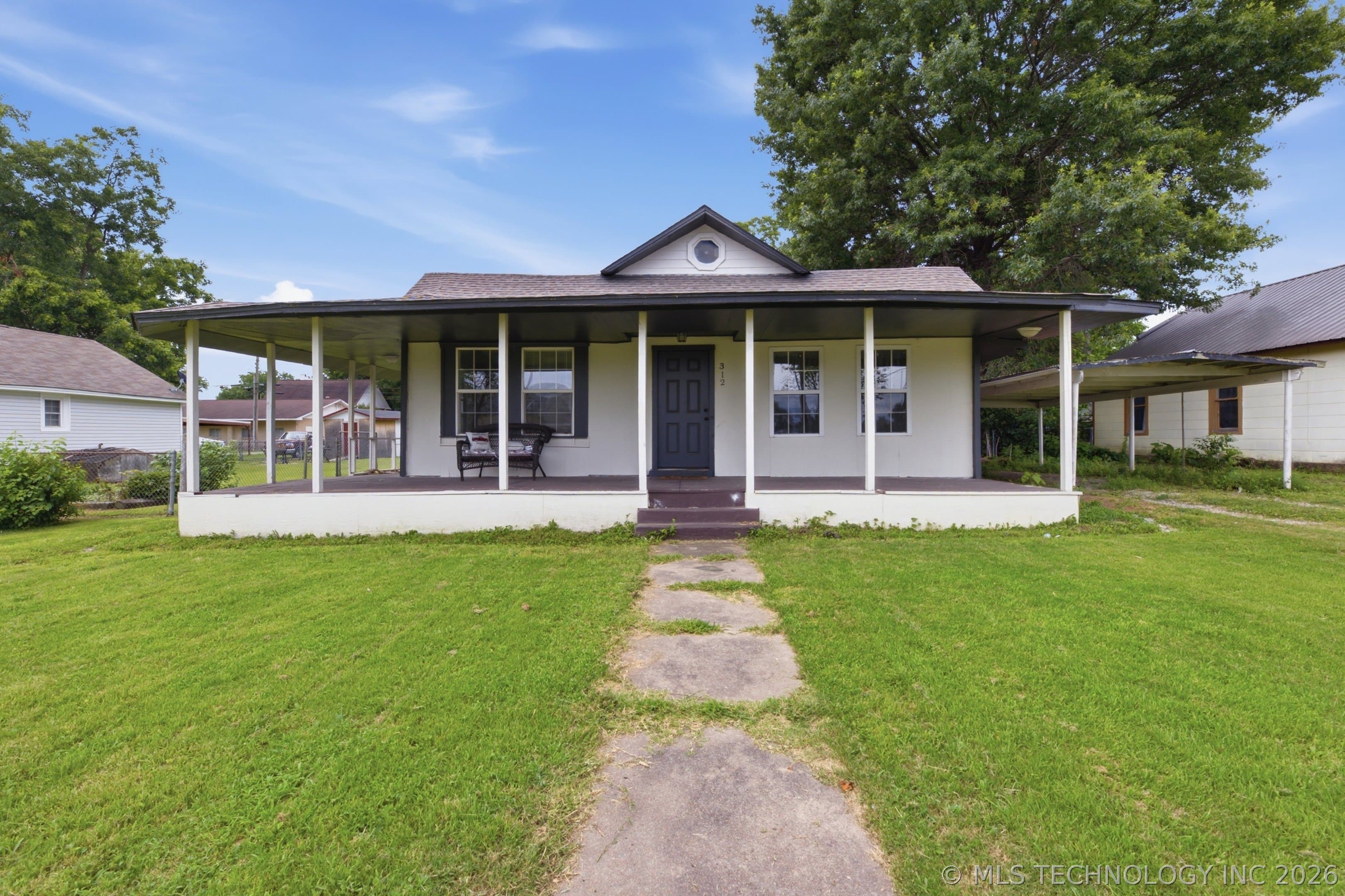 312 W Franklin Street, photo 1 of 30