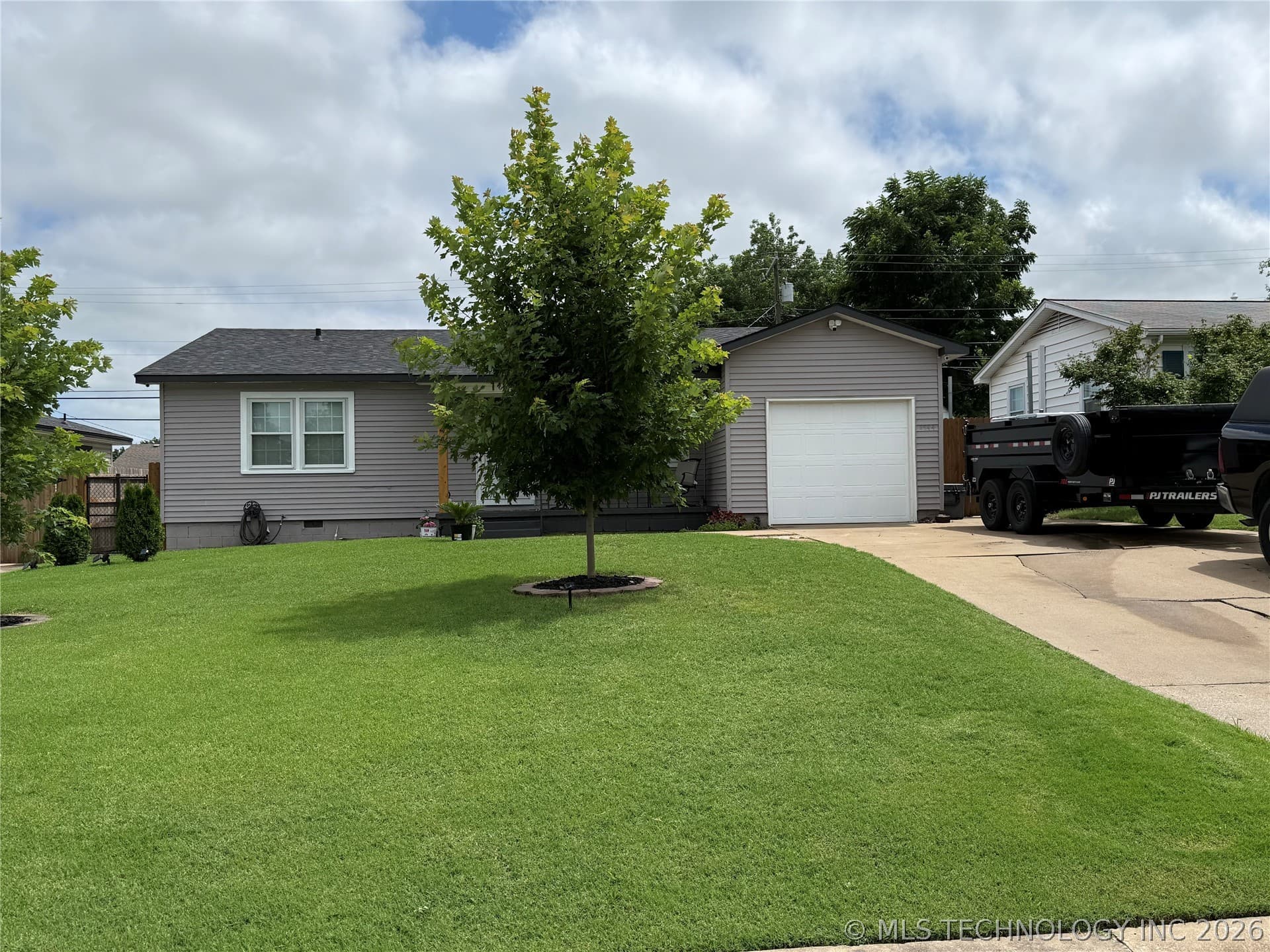 8944 E Newton Street, photo 1 of 24