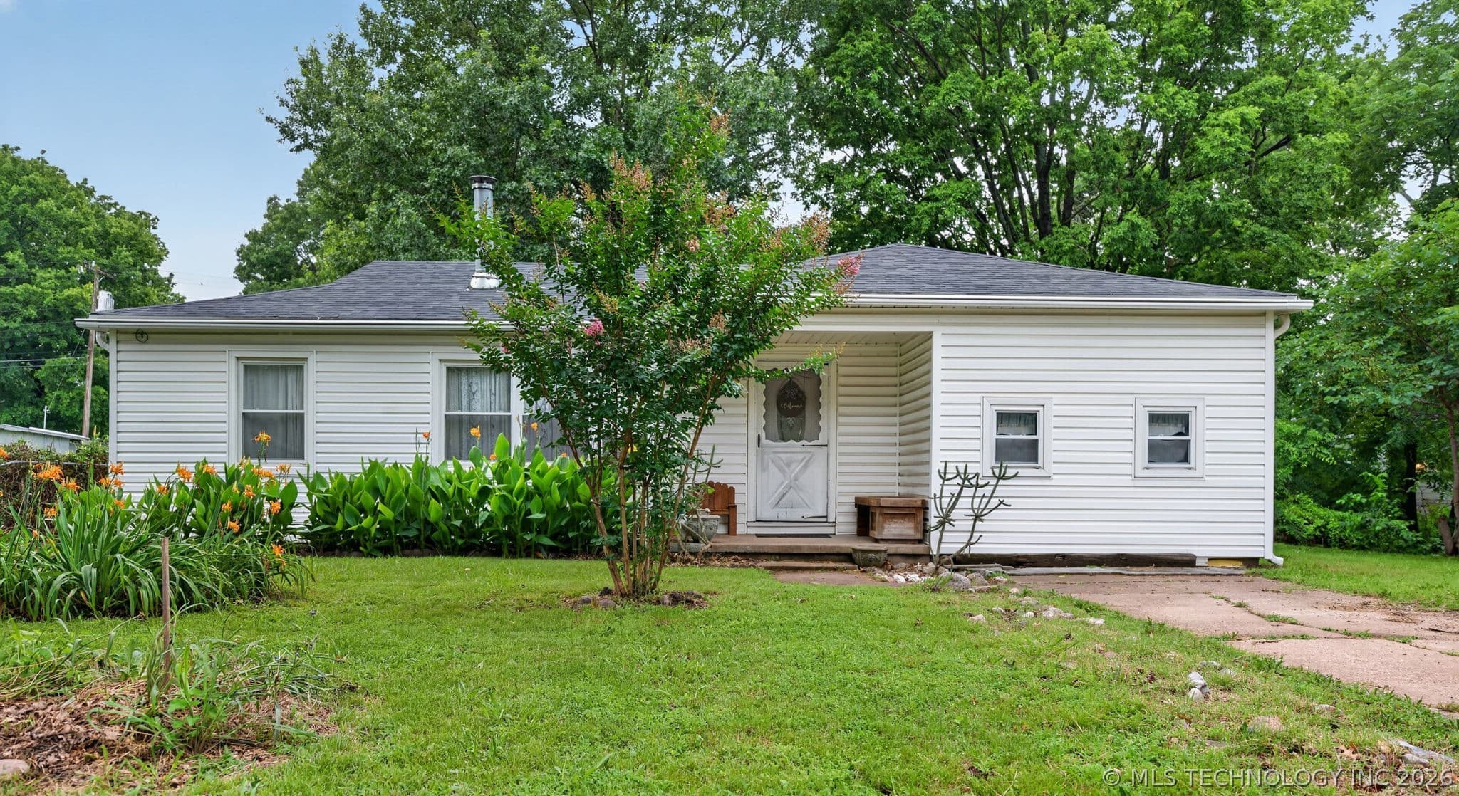 212 S Indianola Street, photo 1 of 21