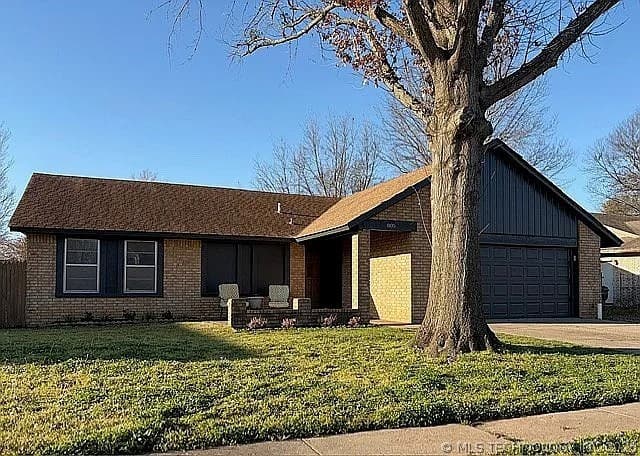 805 Grandview Boulevard, photo 1 of 1
