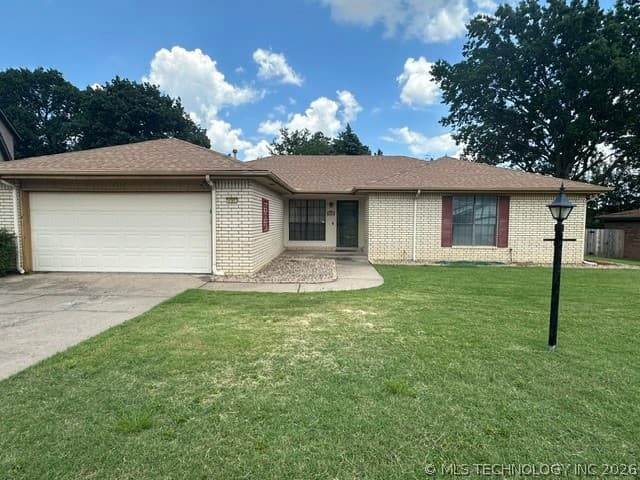 6365 S 85th East Avenue, photo 1 of 32