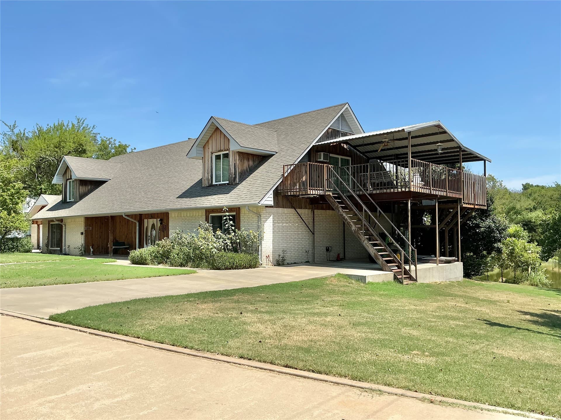 700 N Maytubby Street, photo 1 of 47
