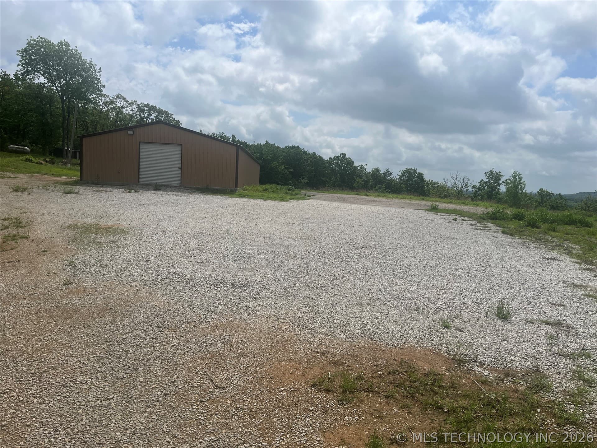 5325 S 86 West Avenue, photo 1 of 8